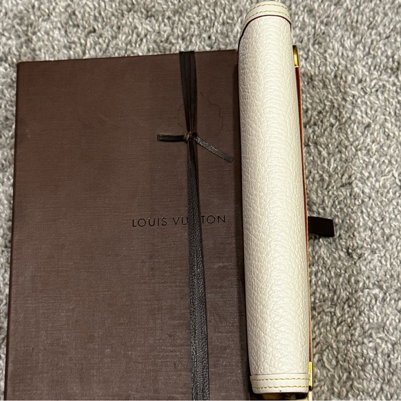 Louis Vuitton Cuir Suhali cream long wallet - Picture 10 of 10